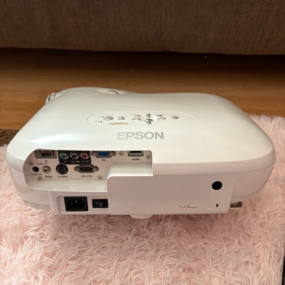 EPSON EMP-TW100 Projector HDMI PowerLite Cinema W/ Chord Electronic Movie - Picture 4 of 9